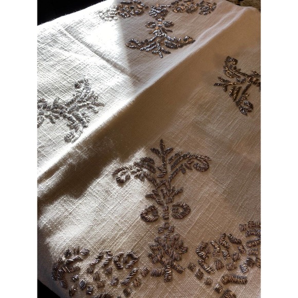 New Set/2 Tahari Home Winter White Snowflake Pillow Cover 22” like pottery barn - Picture 3 of 6